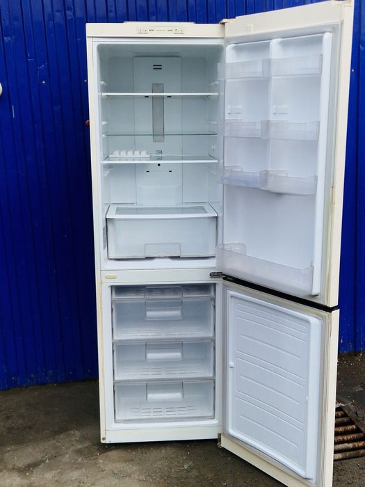 Холодильник " LG "