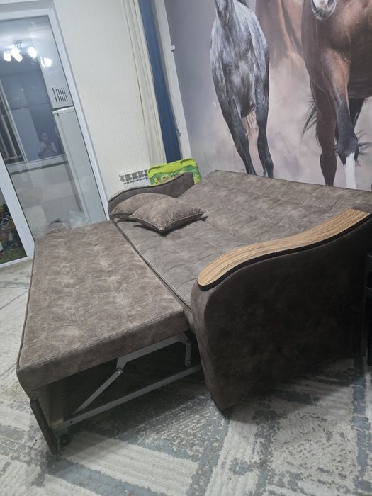 Срочна диван сатылады