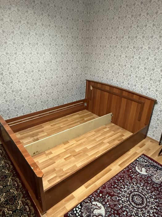 Кровать продаю срочно