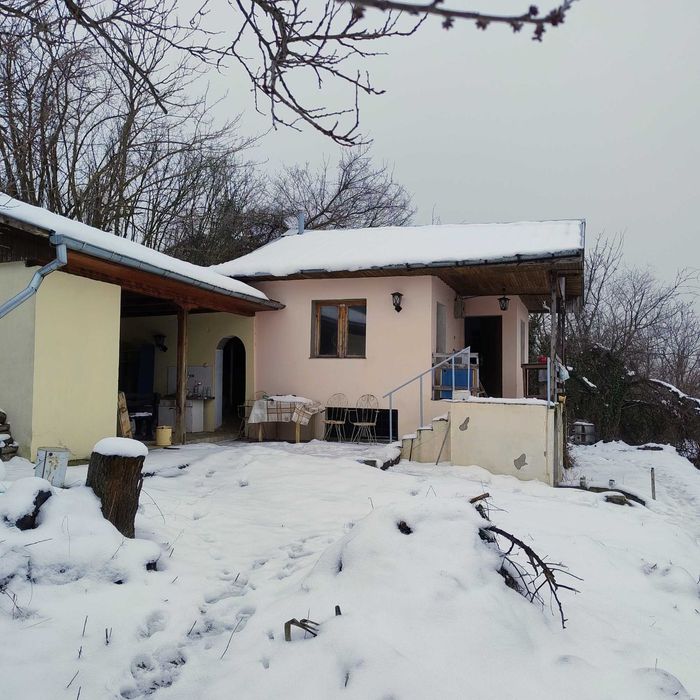 Къща с гледка към Дунава вилна зона 9 км град Русе