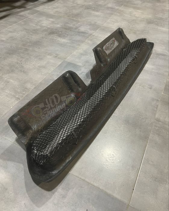 Решетка радиатора STI Subaru Legacy BG/BD