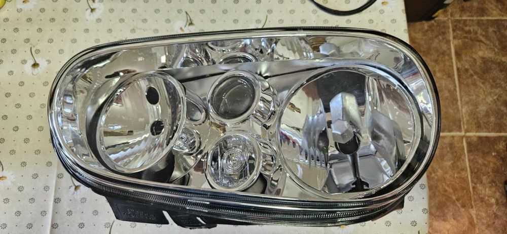 Far dreapta Volkswagen Golf 4