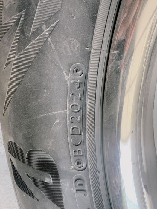 Зимнии шины с дисками 285/50R20