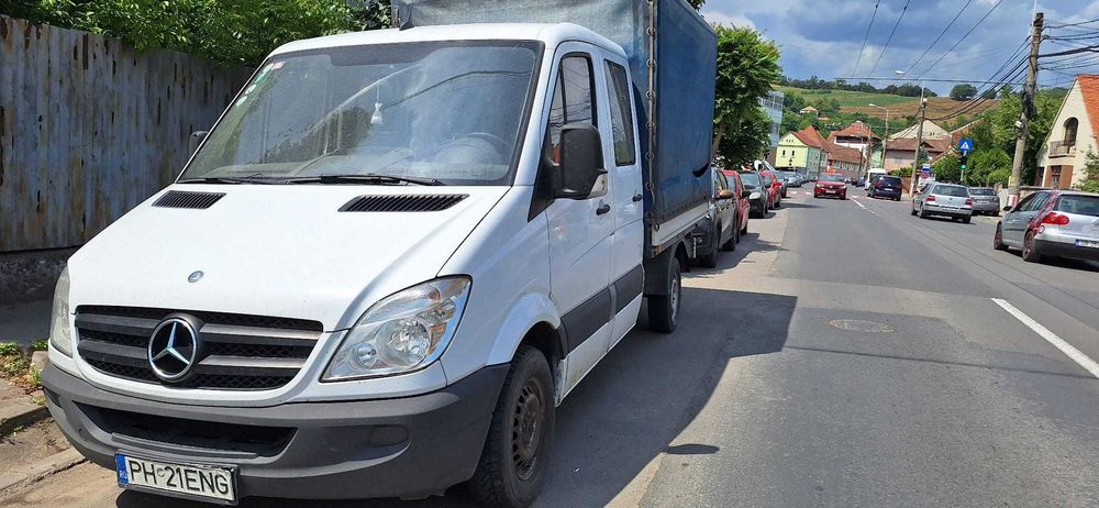 Vand camioneta 7 locuri Mercedes Sprinter.