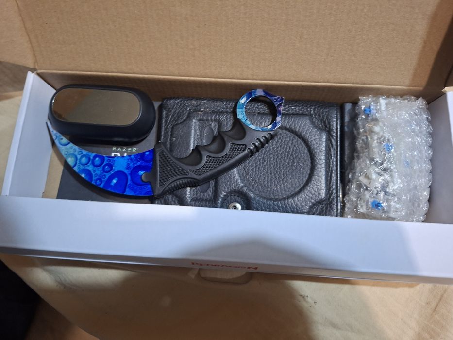 Manusi kendama si cutie cu karambit si altele in stare buna