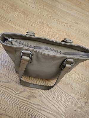 Сумочка женская, кожаная