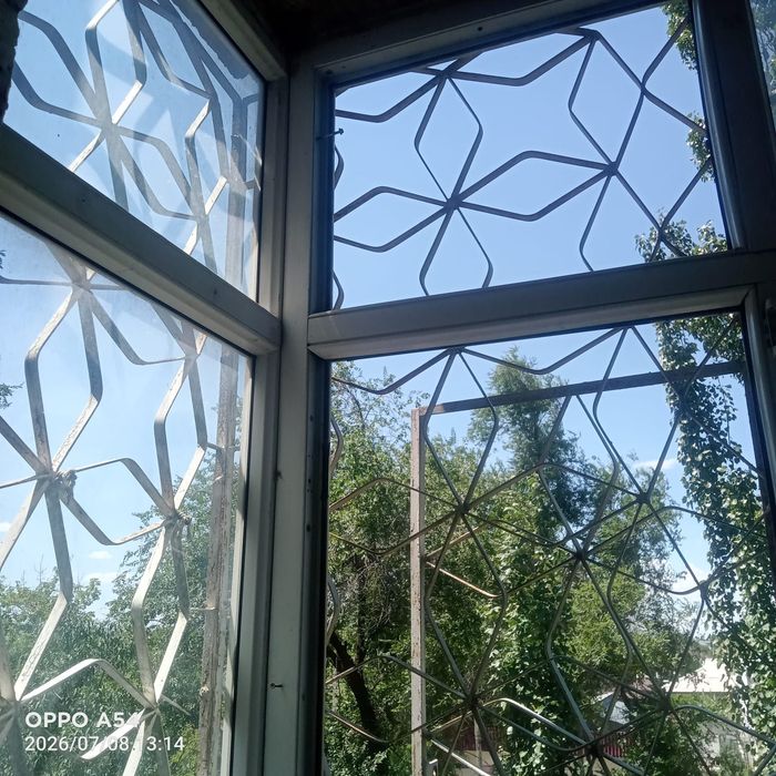 Продам пластиковые рамы на балкон