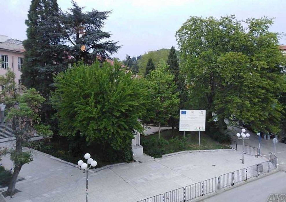 Продава от собственик ексклузивен апартамент с паркомясто