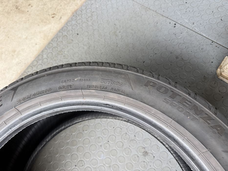 2бр. Летни Гуми С Борд 245/45R/19 -BRIDGESTONE- DOT:2823- 4.6мм. *50€ за 2бр.*