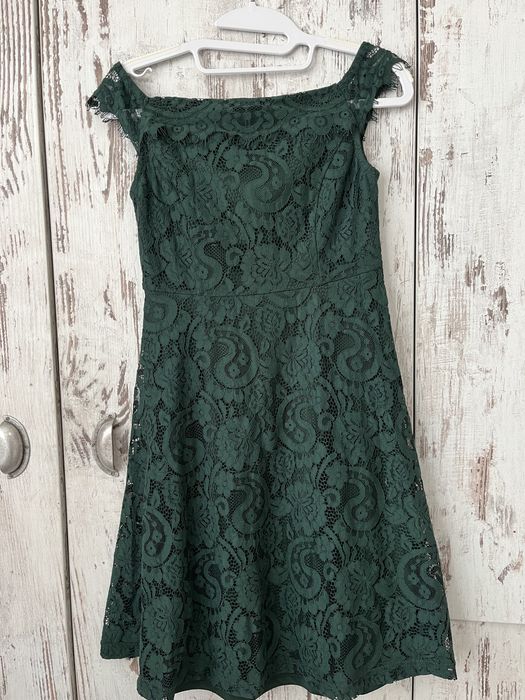 Дантелена вечерна рокля