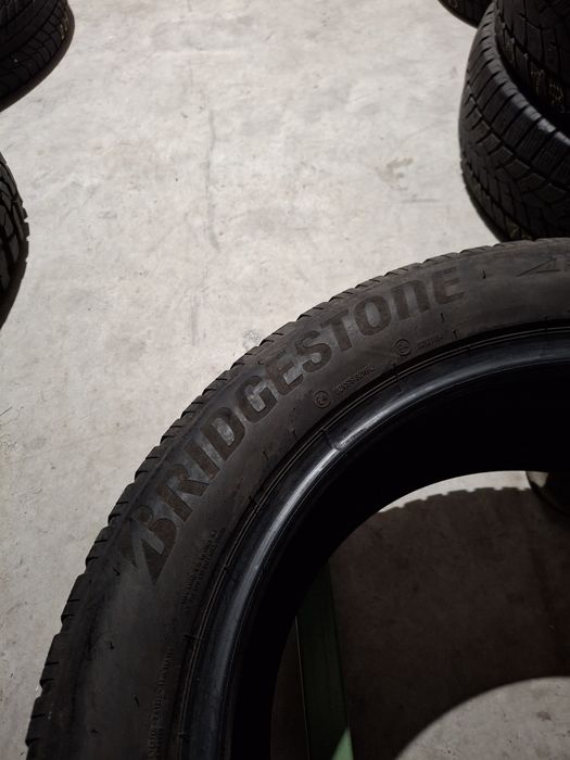 2 Anvelopele  de iarnă  m+s  255 50 r19 Bridgestone