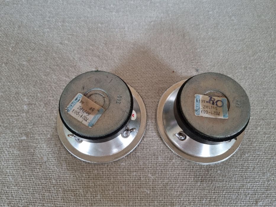 Set Difuzoare Medii Grundig. 4 ohms, 10 watts, 8,9 cm. Impecabile