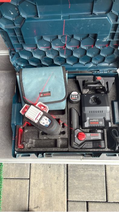 Vind laser Bosch GLL3-80C nou doar testat  la cutie