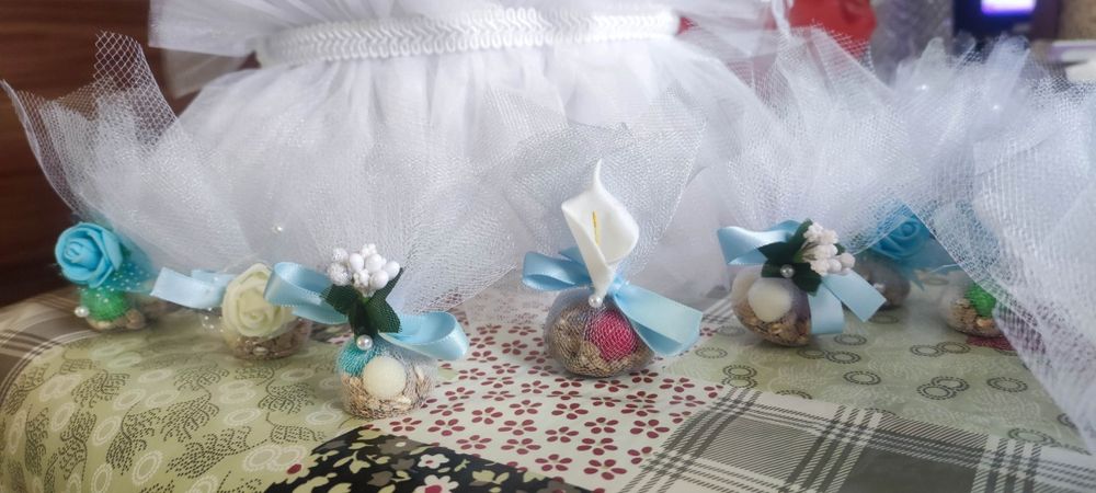 Сватбени късметчета (изработени според темата на сватбата; по желание)