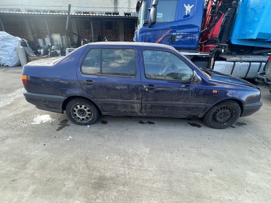 Volkswagen Vento 1.6 НА ЧАСТИ