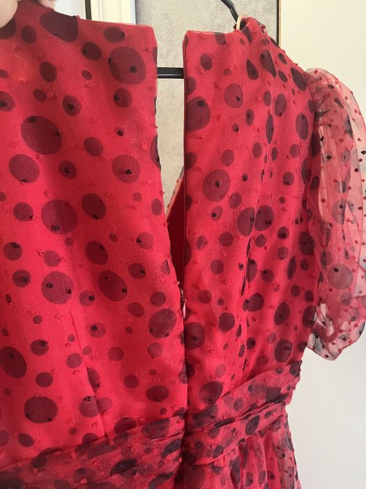 Продам красивое красное платье