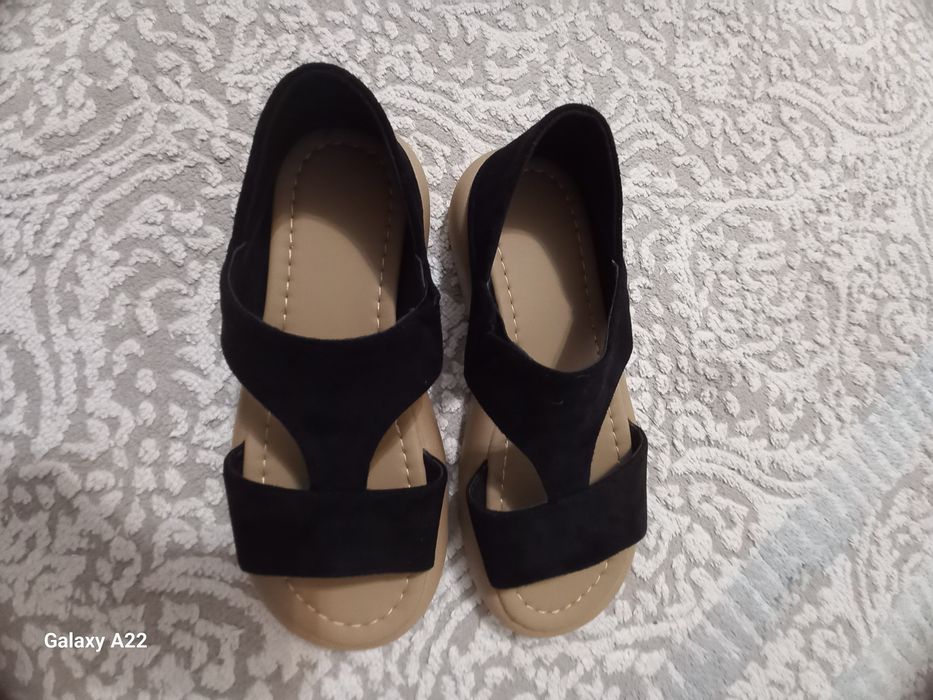 Продам обувь женскую. .