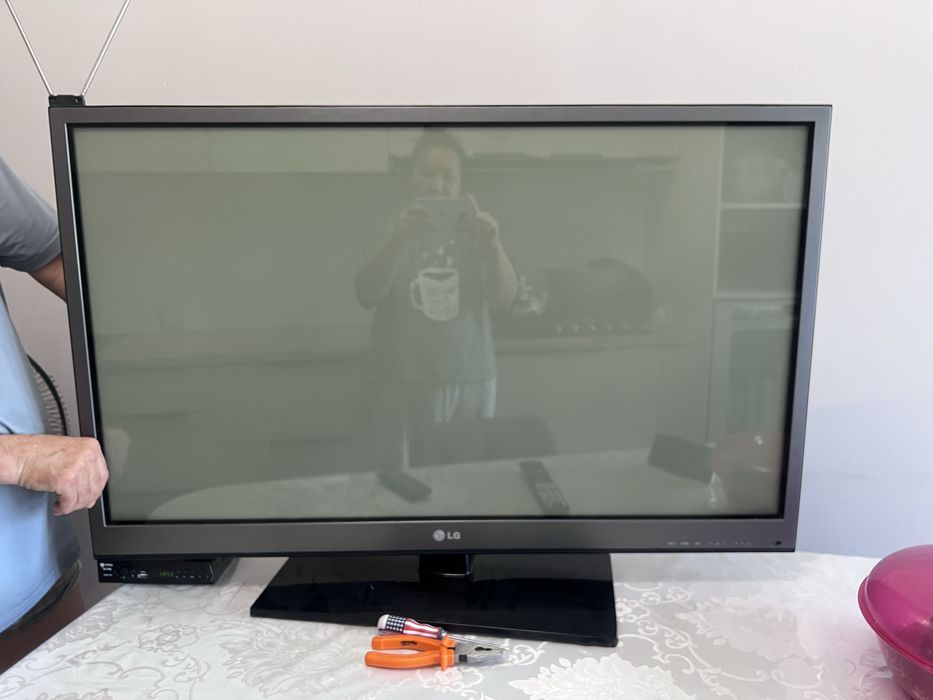 Продаю телевизор LG