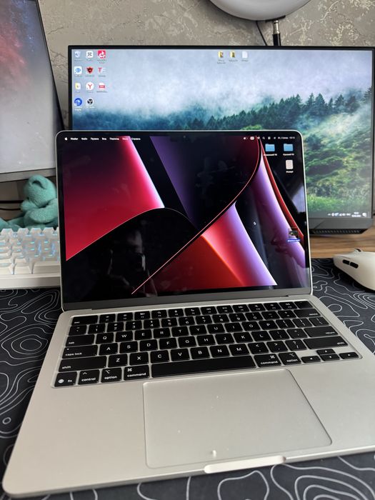 Macbook Air 13’6 M4 Год 2025, 256/16