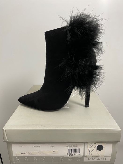 Секси боти с пух migato