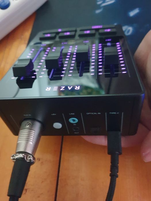 Звуковая аудиокарта Razer audio mixer