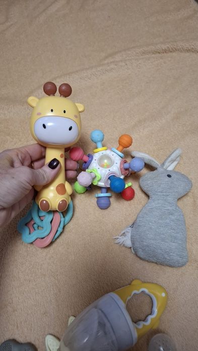 Игрушки, погремушки, подвески для малыша