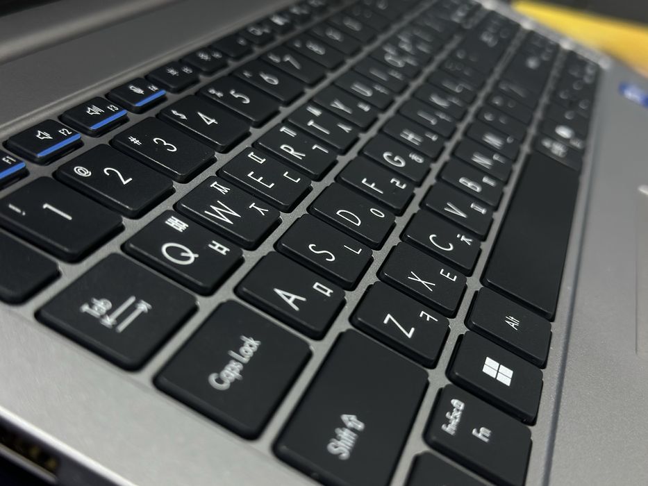 Янги мощный офисный ноутбук Asus Expertbook intel core i5-210H