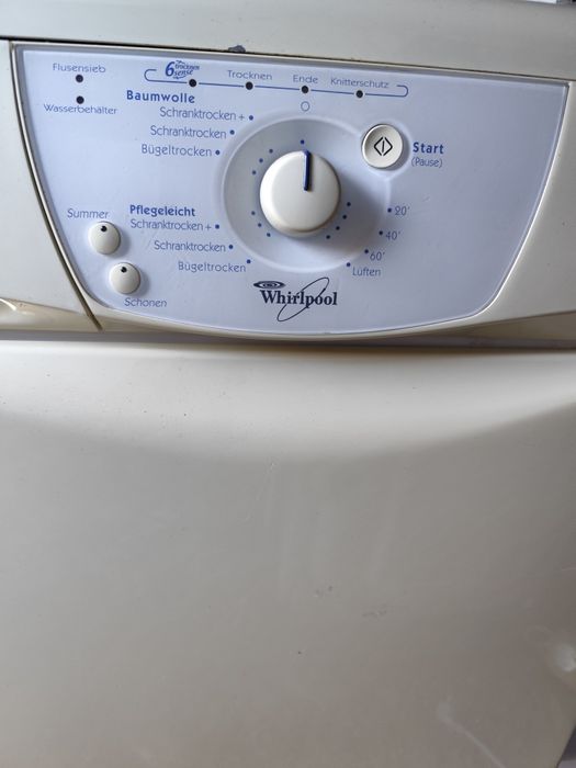 Uscator haine în perfecta stare de funcționare