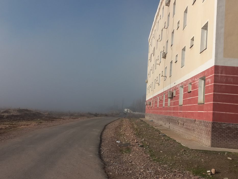 Toshkent viloyati Nurafshon shahridagi uy sotiladi