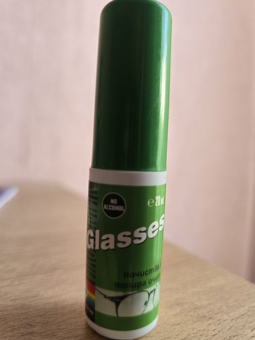 Спрей за почистване на очила