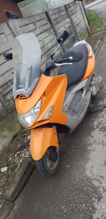 Vând scuter kymco de 500cc