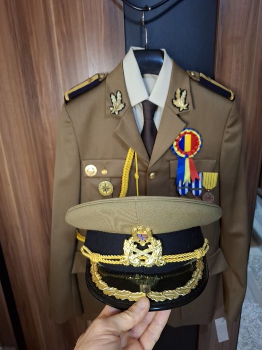 Costume militare Excepționale