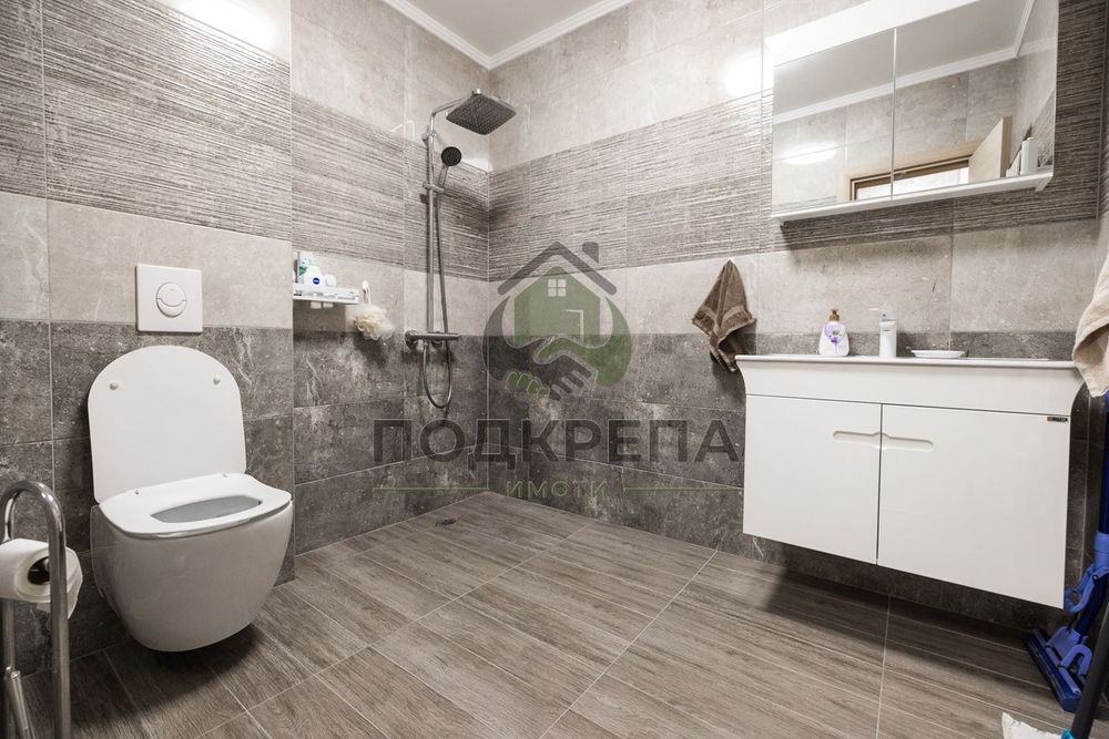 Продава се Тристаен апартамент в Пловдив, Остромила - 133 кв.м за 1797 €/кв.м - Снимка #9