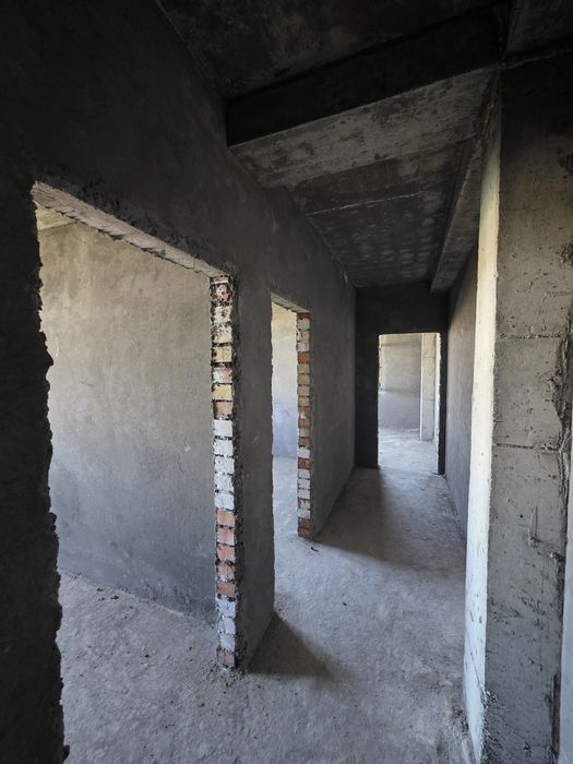 Продаётся 4-х комнатная квартира на Юнусабад-19. Новостроенным доме