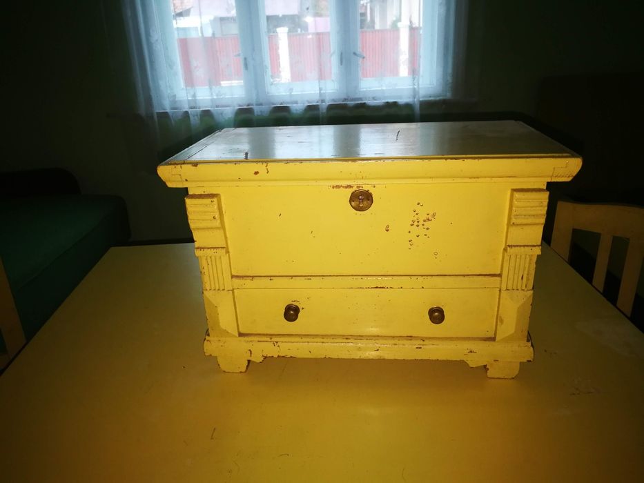 Mobila veche din lemn masiv!