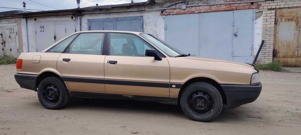 Автомобиль Audi 80 B3
