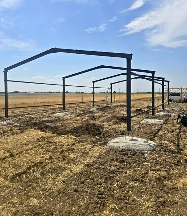Vand hala metalica 8x15x4m din profil IPE160
Structura contine:
4ferme
8stalpi
8cuzineti
Se vinde si cu sau fără montaj
tel 074396265sase