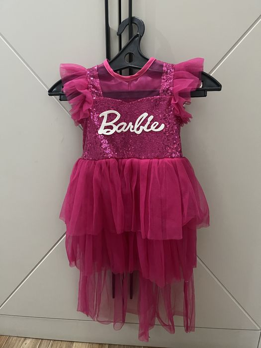 Продам платья барби