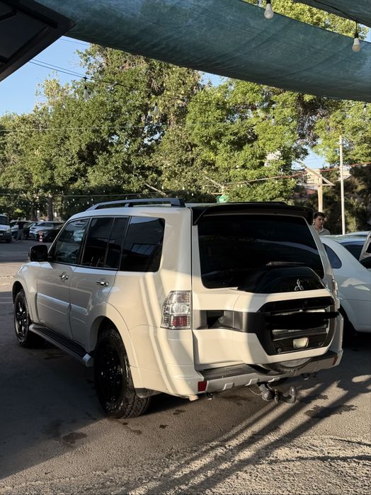 Mitsubishi Pajero 2016 3.5 V6