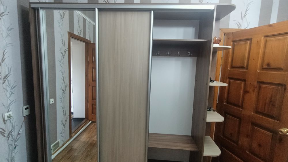 Продаю шкаф отличное состояние