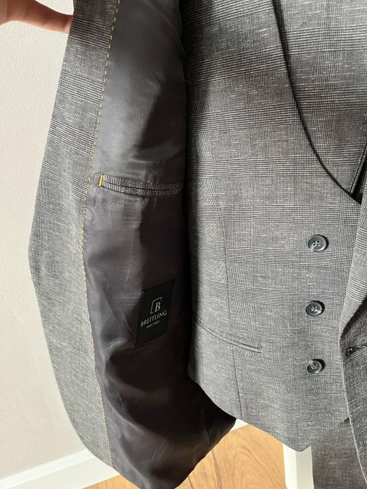 Срочно продам Пиджак тройка