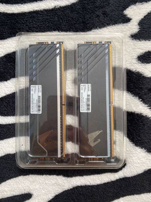 RAM Aorus RGB 16 GB DDR4 3600Mhz