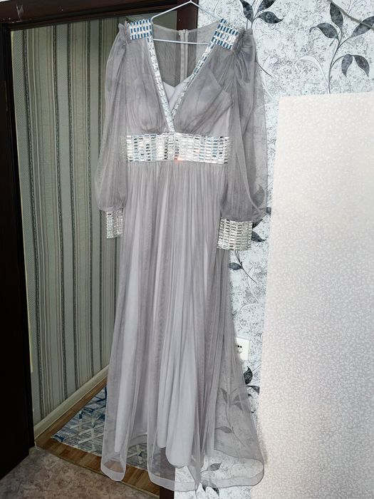 Шикарное вечернее платье