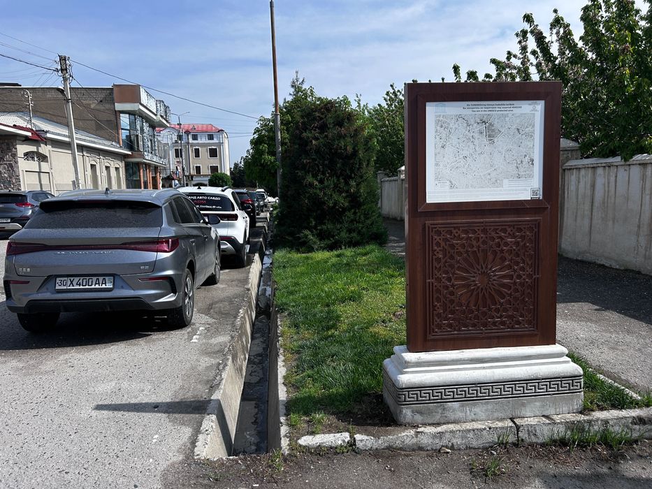 Samarkand shaxar markazida 4 sotixli xovli joy sotiladi.