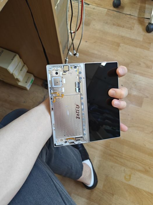 Продам дисплей на Samsung Fold 7
