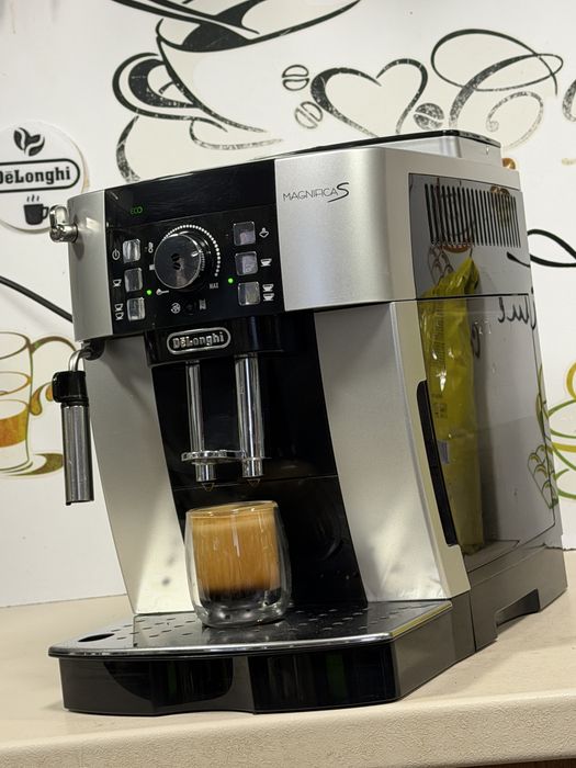 Кафемашина кафе автомат delonghi magnifica S с гаранция