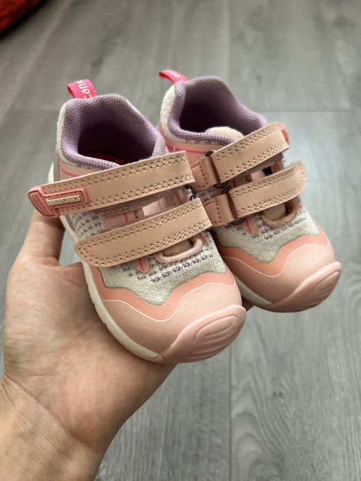 Продам кроссовки детские Biomecanics