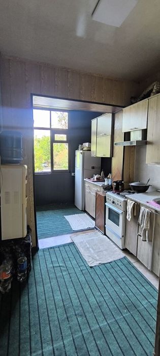 Kvartira sotiladi 4/2/4