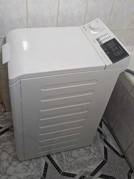 Mașina de spălat verticală Electrolux Perfect Care 600, 6kg