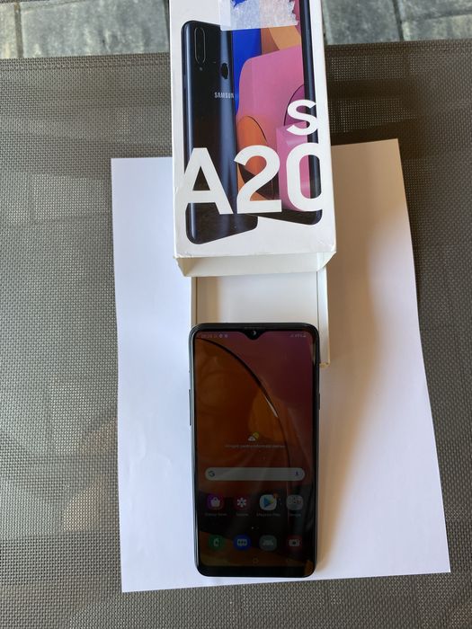 Vand Samsung A20s.